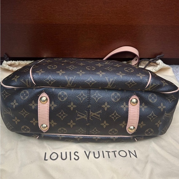 Louis Vuitton - Picture 4 of 15